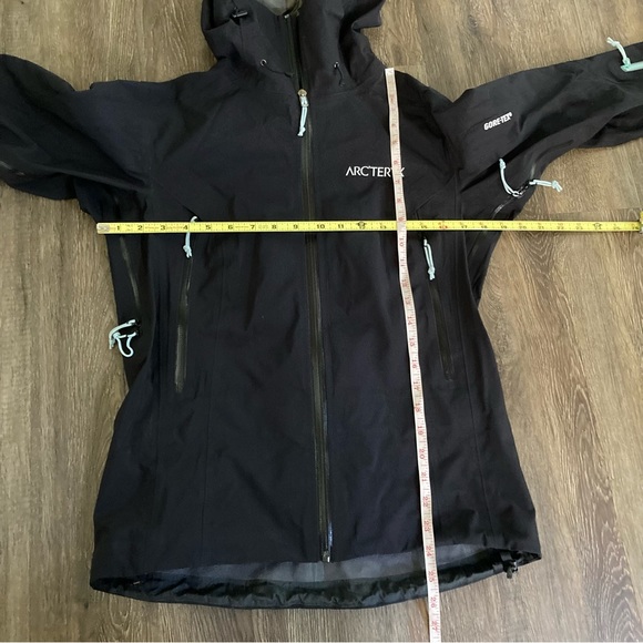 Arc'teryx Gore-Tex Tempest Ski Jacket - Picture 7 of 9